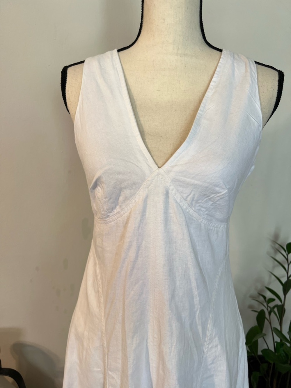 Banana Republic White V-Neck Midi Dress - Picture 11 of 16